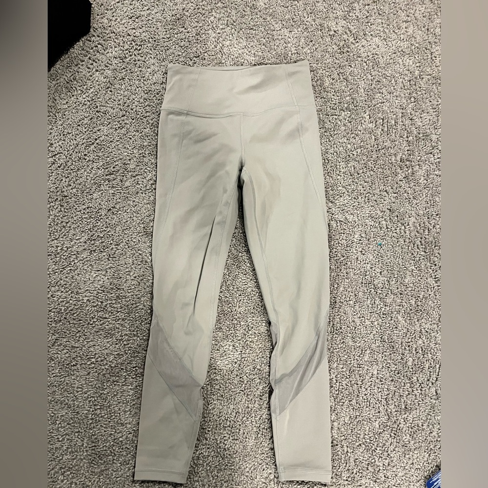 Athleta mesh leggings and matching gray camo sports bra NEW !! Must see